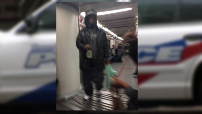 Разыскивается напавший на пассажиров метро