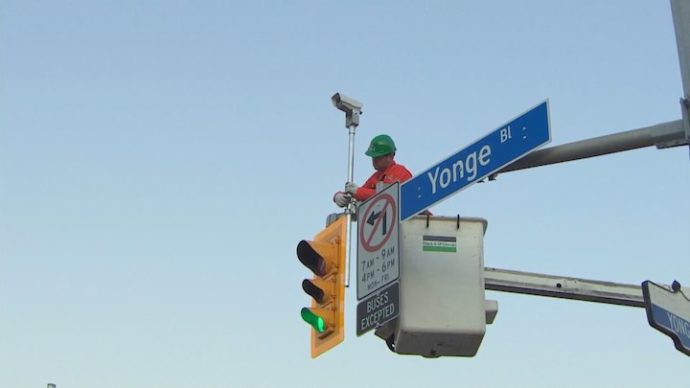 В Торонто появились «умные» светофоры