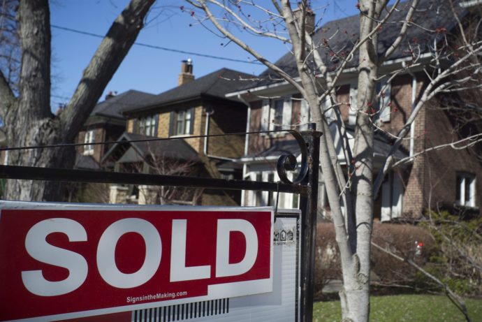 В ноябре 2017 домов в Торонто продано больше, чем за ноябрь 2016