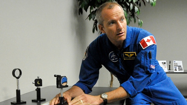Следующий канадский астронавт дает интервью