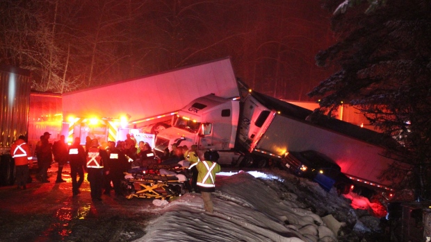 В аварии на шоссе в Британской Колумбии пострадали 29 человек