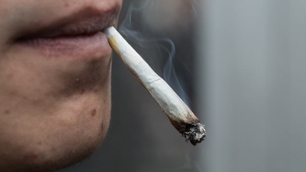Марихуану в Канаде сегодня курят чаще, чем 30 лет назад