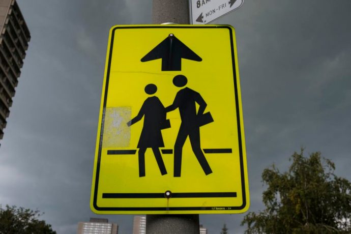 Мэр Торонто требует «жирные штрафы» и фоторадары у школ