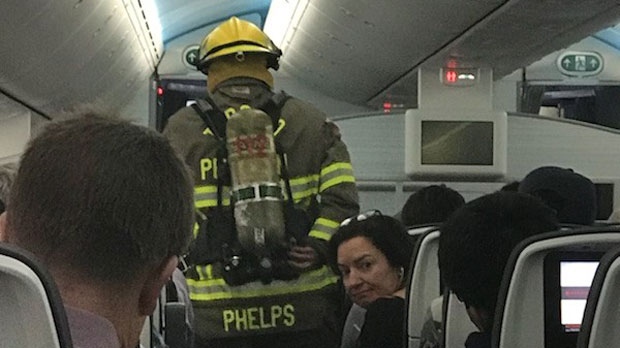 На борту лайнера Air Canada в «Пирсоне» произошло возгорание