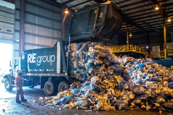 Китай отказался от мирового мусора. Куда девать отходы?