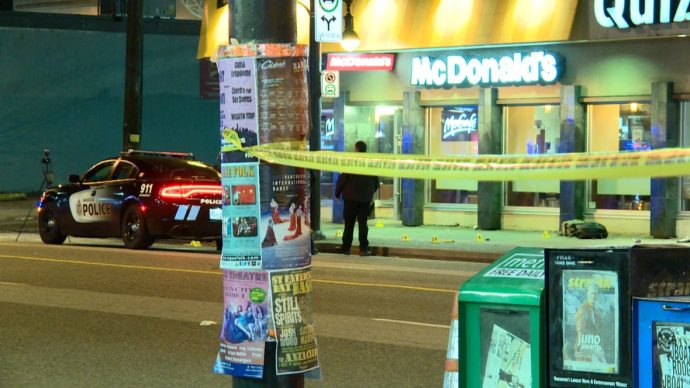 Мужчина поджeг McDonald’s в Ванкувере