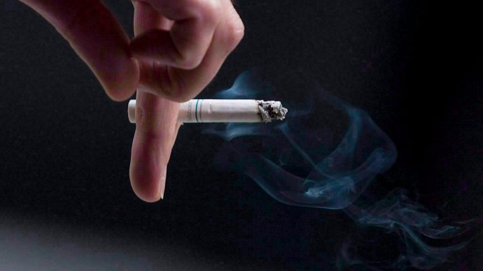 В пригороде Монреаля запретят курение. Везде, кроме своей квартиры