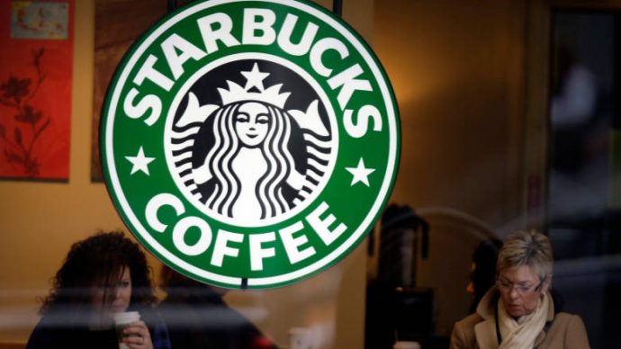 Starbucks в Канаде и США проведет уроки обращения с клиентами