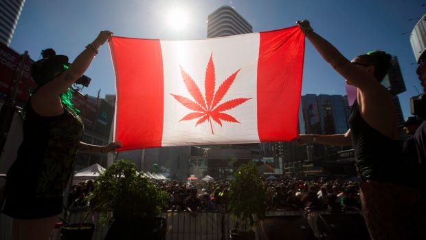 Канадская марихуана в магазинах — с сентября