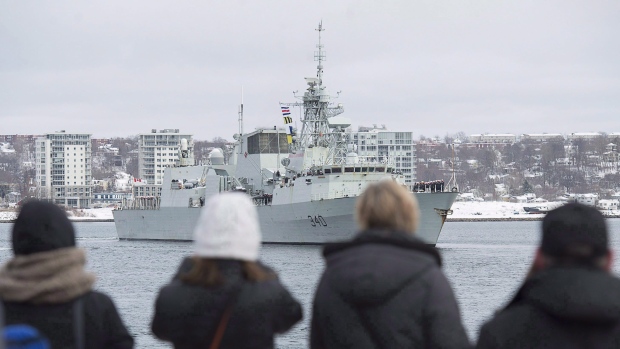 Смена канадских кораблей в миссии НАТО
