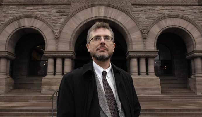 Канадский адвокат попал под суд за двоеженство и подделку документов