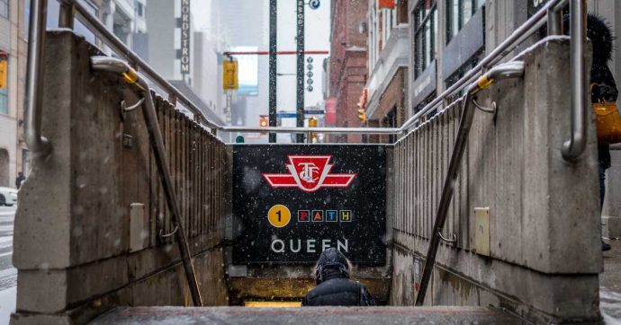 С выходных в транспорте Торонто действуют новые правила