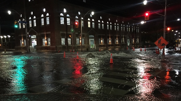 В Торонто снова прорвало водопровод