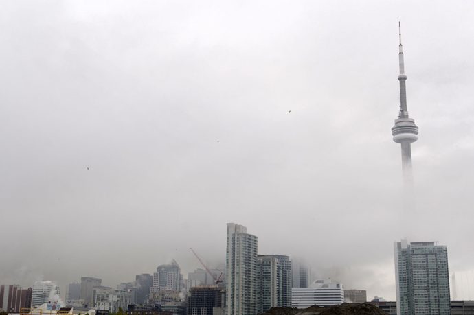 В Большом Торонто за густым туманом следует теплая погода