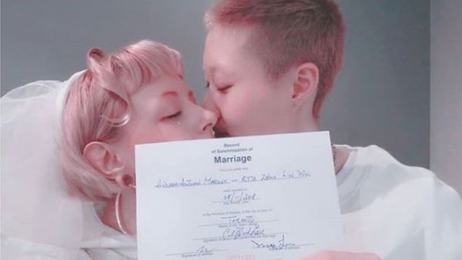 Дочь Джеки Чана вступила в брак с канадской звездой соцсетей