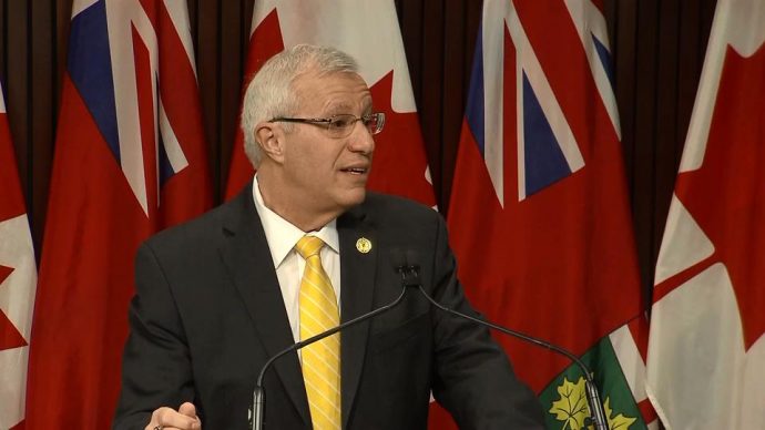 Министр финансов Онтарио извинился за «идиотку»