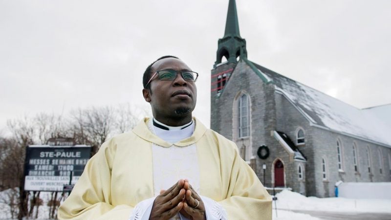 Католики Монреаля сами решат, какую церковь закрыть