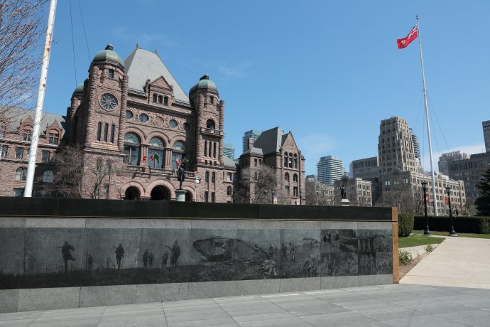 Парламент Онтарио увеличил компенсации депутатам за аренду квартир