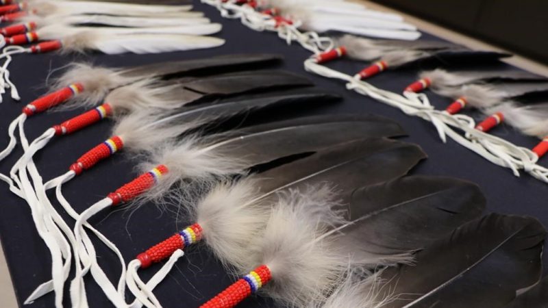 Канадская Королевская Конная Полиция: клятва на индейских перьях
