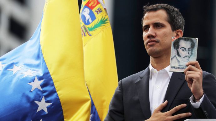 Канада собирается признать временного президента Венесуэлы