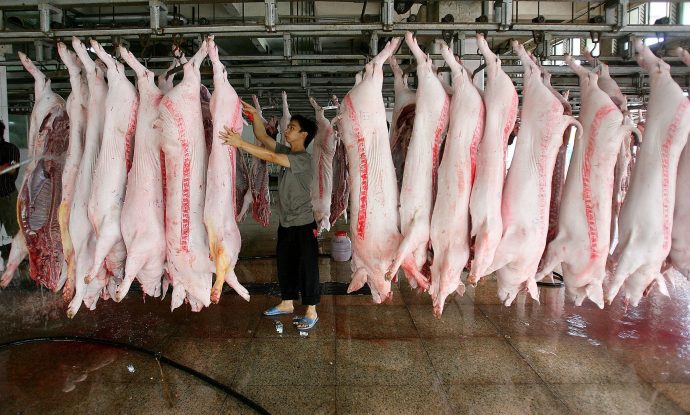 Проблемы в Китае приведут к удорожанию свинины в мире