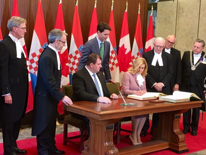 Президент Хорватии встретилась с живущими в Канаде соотечественниками
