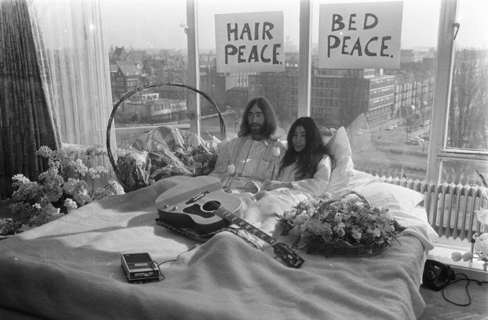 В Монреале отмечают юбилей постельного протеста Леннона