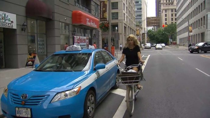 Торонто расширяет сеть велосипедных дорожек