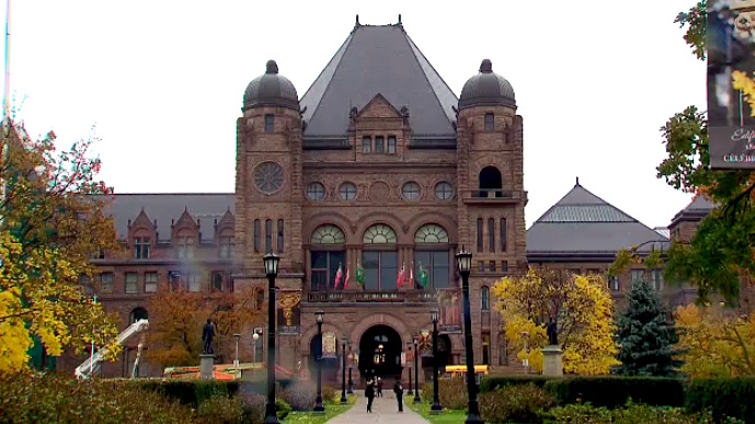 Дефицит бюджета Онтарио уменьшился