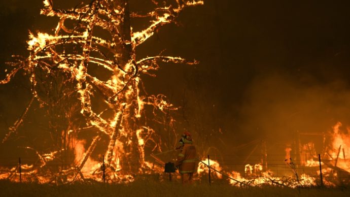 Канадцы отправились на Рождество тушить пожар в Австралии