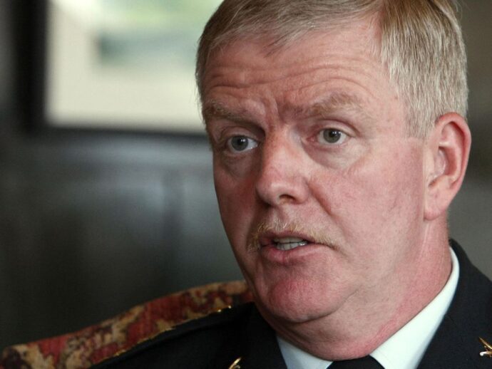 Генерал распределит вакцину в Онтарио
