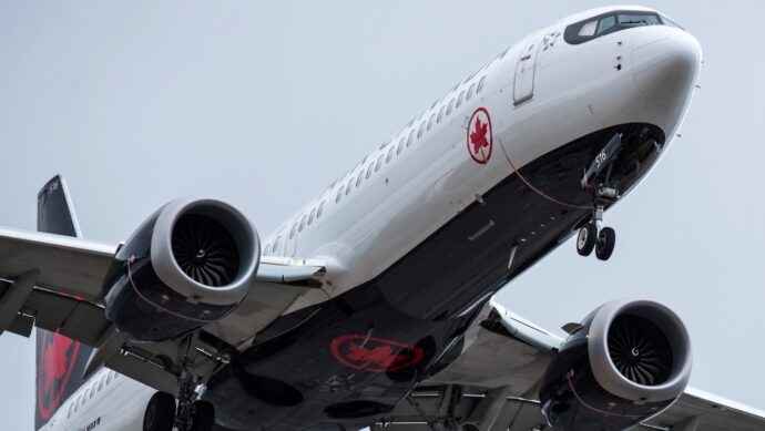 Канада одобряет изменения в конструкции Boeing 737 MAX8