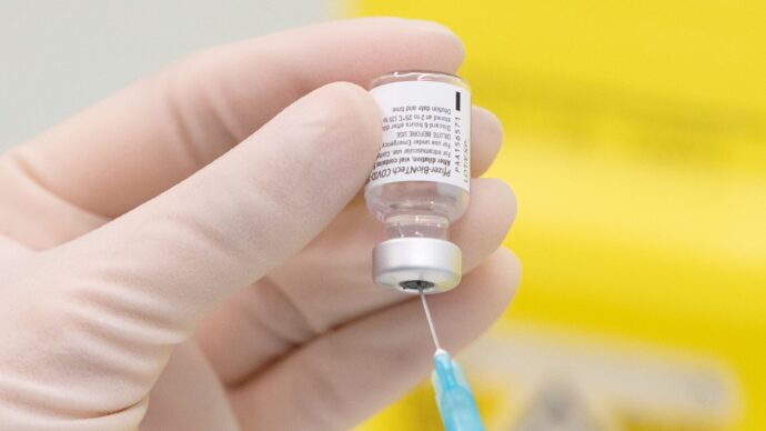 Вакцина от COVID-19: аллергия у привитых в Великобритании