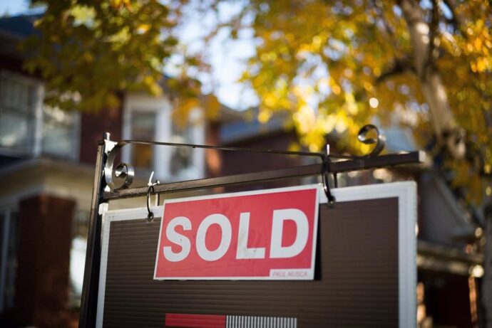 Движение рынка недвижимости в Канаде: дома дорожают, квартиры дешевеют