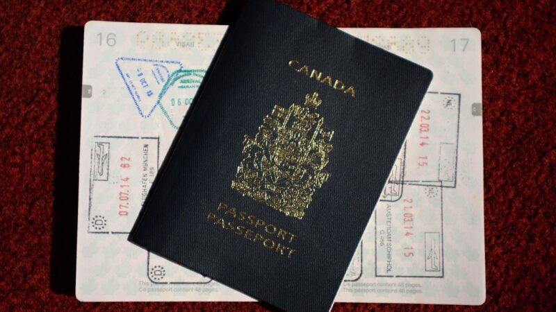 Канада вводит иммиграционные льготы для Гонконга