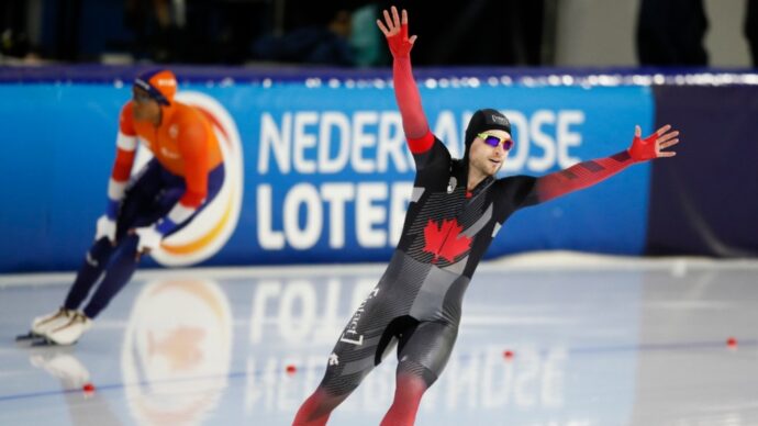 Канадец Дюбрёй — чемпион мира в конькобежном спринте