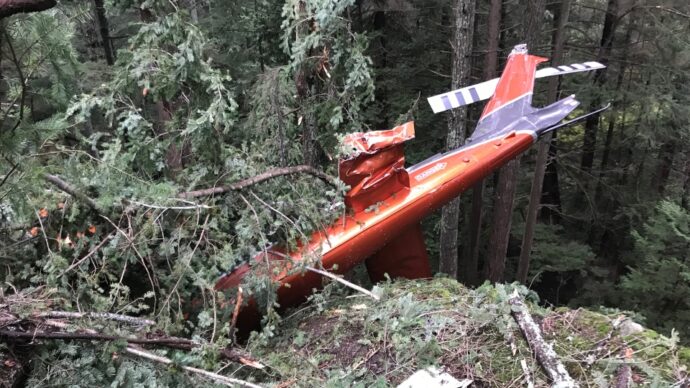 В Британской Колумбии упал вертолет. Пилоты спаслись