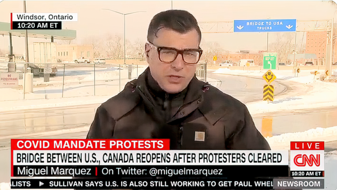 Репортер CNN заупрямился после того как его одернули за критику канадских дальнобойщиков