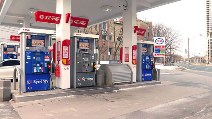 Бензин в Онтарио: $1.79 — $1.84 и продолжает расти в цене