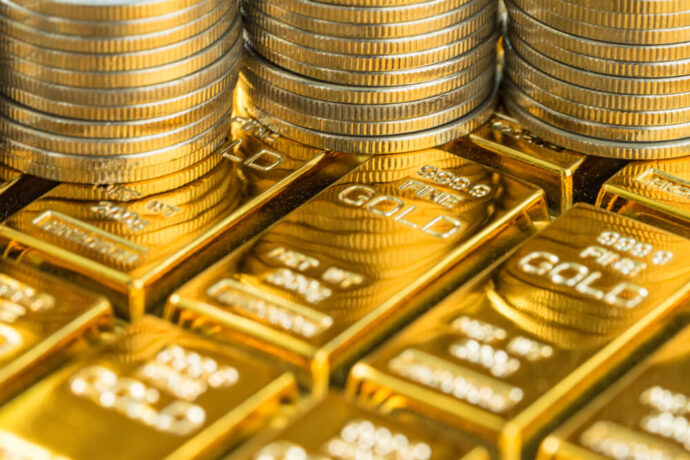 Дилеры продающие золото завалены спросом, поскольку война создает инфляционную панику