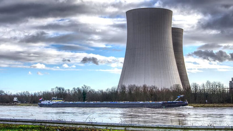 Либералы размышляют о том, являются ли природный газ и атомная энергетика «чистой энергией»