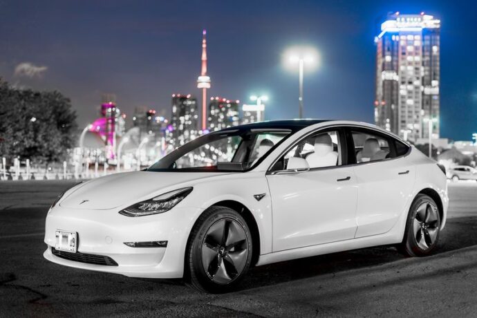 Трамваи мешают Tesla тестировать программное обеспечение для «полного самостоятельного вождения» в Торонто