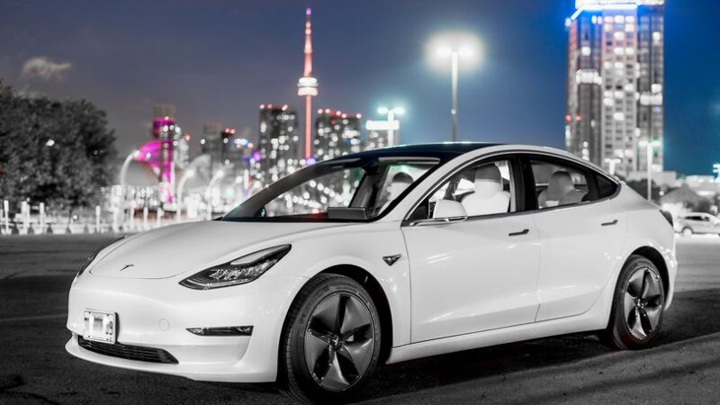 Трамваи мешают Tesla тестировать программное обеспечение для «полного самостоятельного вождения» в Торонто