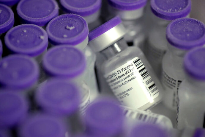 13-летний подросток умер во сне после введения вакцины Pfizer COVID