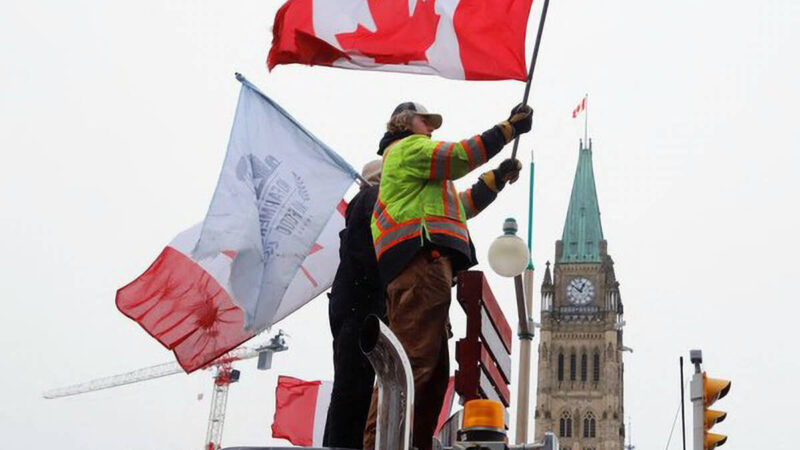 Опрос показывает, что канадцы становятся более разделенными по поводу COVID-19 и политики