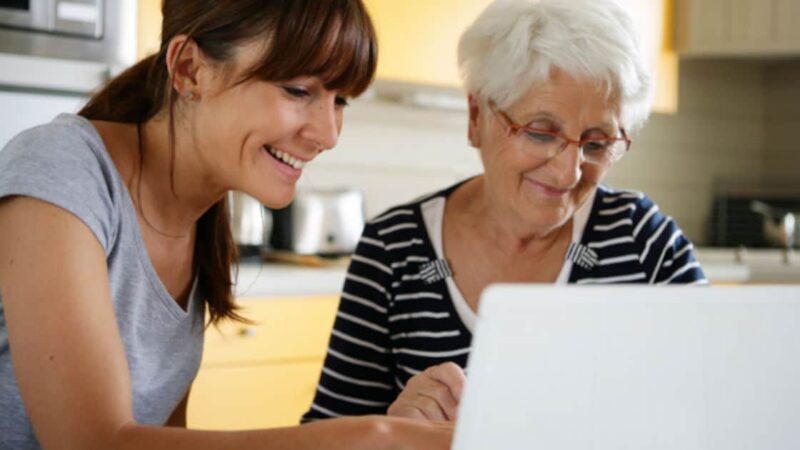 Федеральное правительство объявит о предоставлении высокоскоростного интернета для пожилых людей и семей с низким доходом