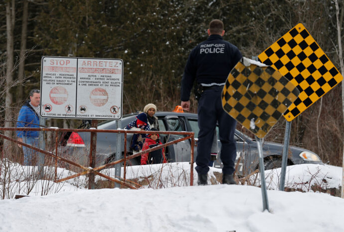 Просителей убежища на канадской границе стало больше