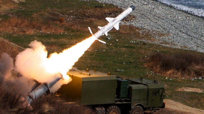 Эксперт по обороне призывает правительство беспокоиться о ракетах, а не о дезинформации